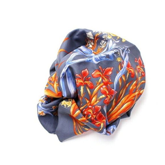 HERMES Blue Silk Scarf - Picture 9 of 11